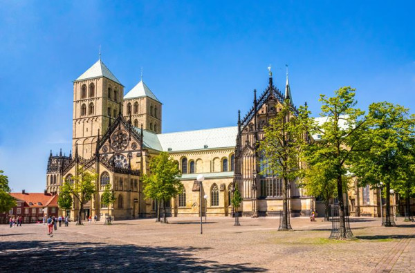 De St Paulus Dom op de Domplatz in Münster een bekende bezienswaardigheid