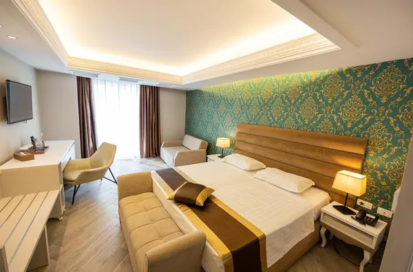 Grand Blue Fafa Resort 