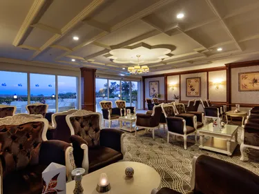 Crystal Palace Resort 