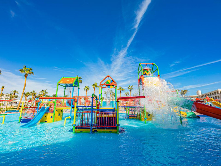 Titanic Aqua Park Resort