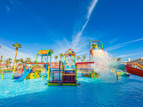 Titanic Aqua Park Resort