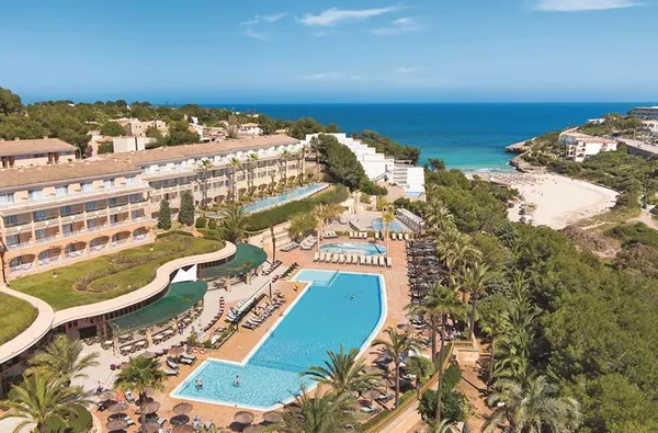 Hotel Cala Mandia
