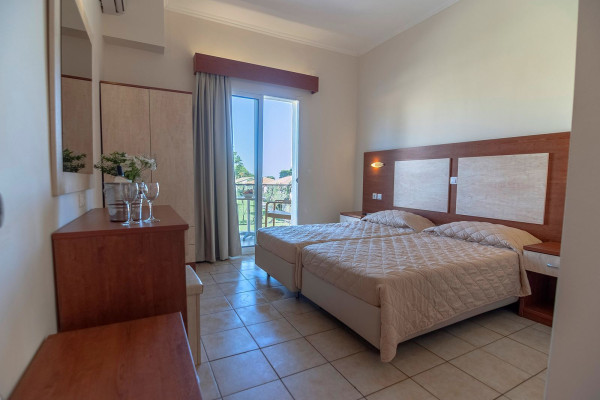 hotel-messonghi-beach (6).jpg