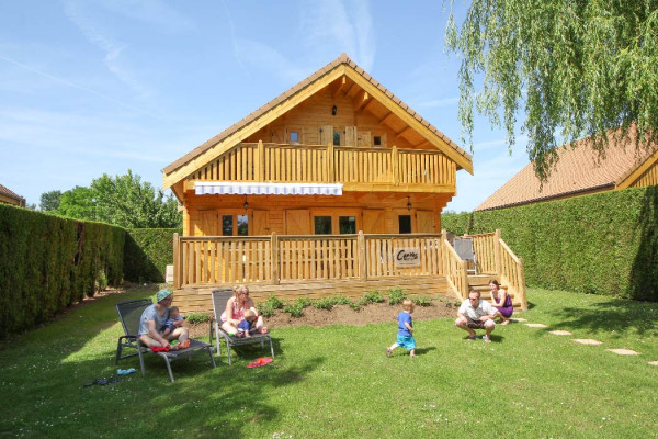 Camping La Croix du Vieux Pont in Berny Rivière (vlak bij Disneyland Parijs) 