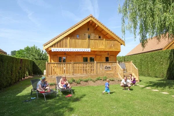 Camping La Croix du Vieux Pont in Berny Rivière (vlak bij Disneyland Parijs) 