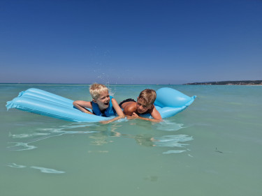 Gustocamp camping Toscane: strand bij camping Montescudiao