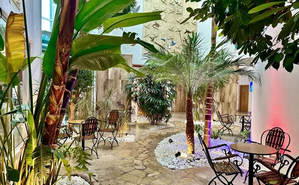 Blue Wave Suite Hotel 