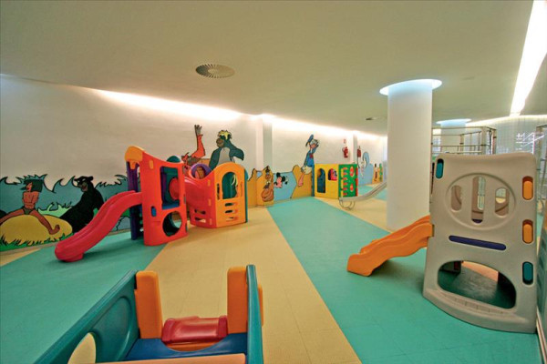 Hotel Port Fiesta Park