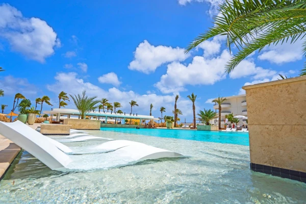 Mangrove Beach Resort 