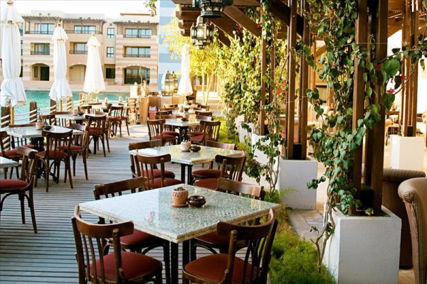 Hotel SUNRISE Marina Resort