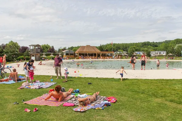 Camping La Croix du Vieux Pont in Berny Rivière (vlak bij Disneyland Parijs) 