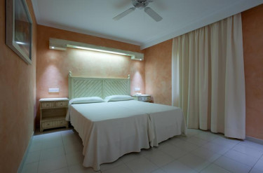 Royal Son Bou Family Club