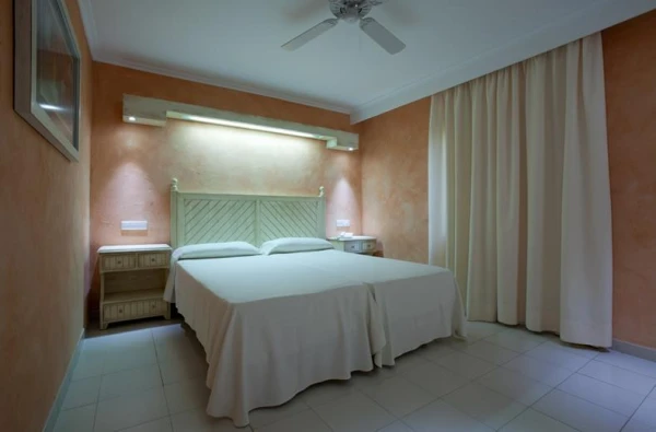 Royal Son Bou Family Club