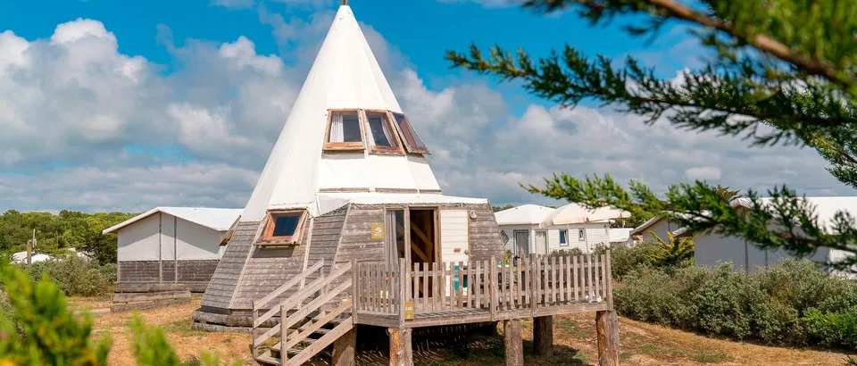 Uniek overnachten in een tipi of cottage met privé spa