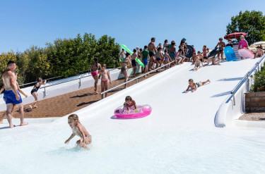 hu Park Albatros village