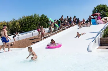 hu Park Albatros village