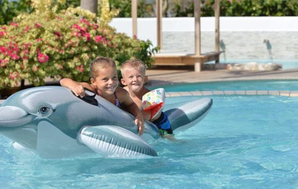 TIME TO SMILE Chogogo Curacao 