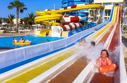 SPLASHWORLD Venus Beach - waterglijbanen.jpg