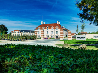 Staycity Aparthotel & Villa Park