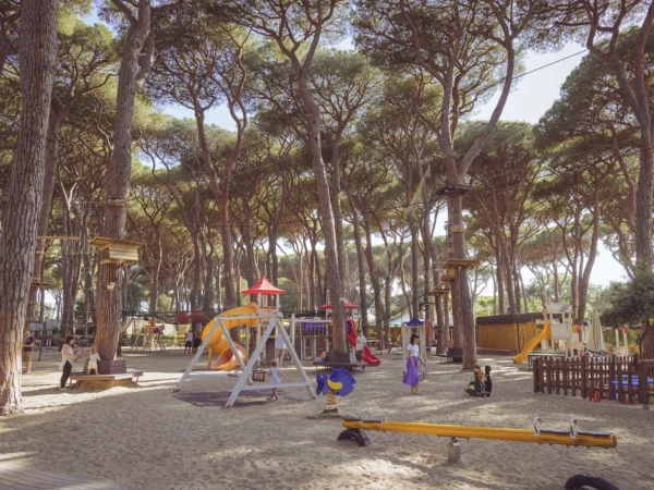 hu Park Albatros village