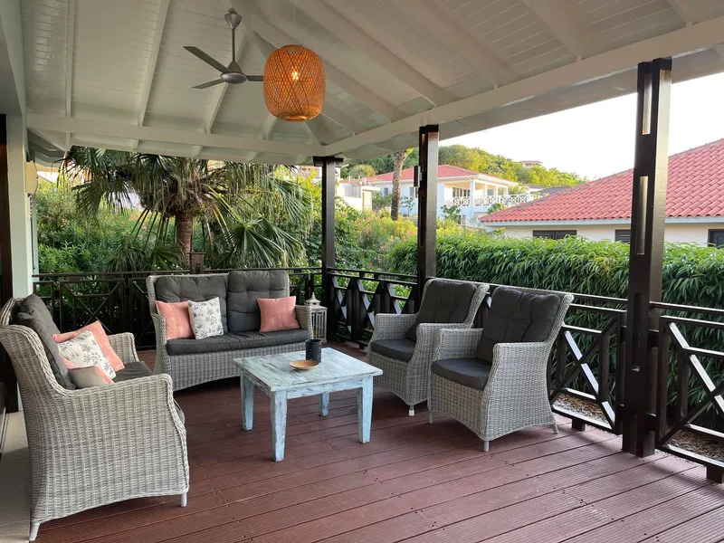 The Blue Bay Beach Villa - woonkamer