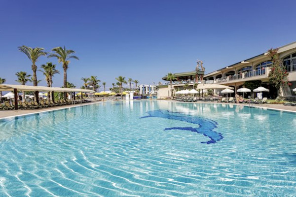 Maritim Pine Beach Resort