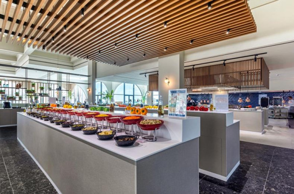 Hotel Louis Phaethon Beach