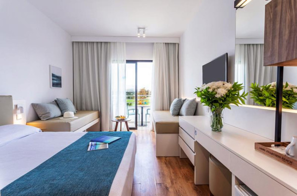 Hotel Louis Phaethon Beach