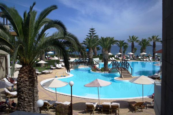 aparthotel-andrea-mare (7).jpg