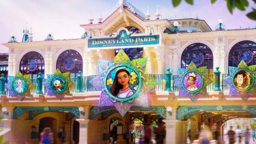DISNEY TINKELBEL BLOOMING IN COLOURS.jpg