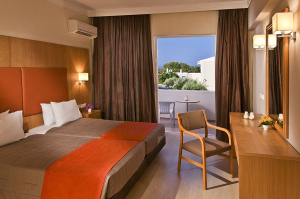 hotel-kipriotis-village-resort (10).jpg