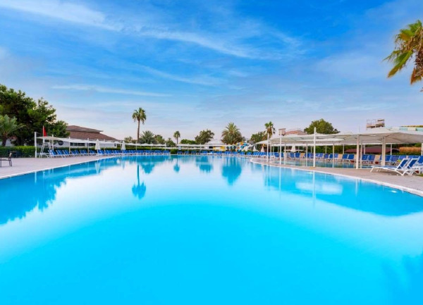 Euphoria Palm Beach Resort