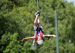 Kinderen vermaken zich met de attracties van de HangOut bij Center Parcs Het Meerdal