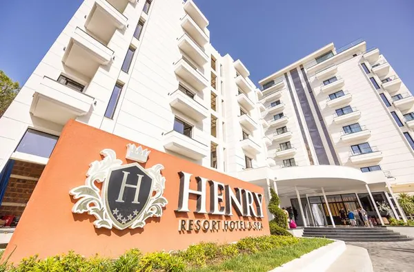 Henry Resort & Spa 