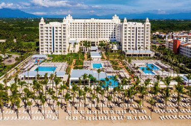 RIU VALLARTA.jpg