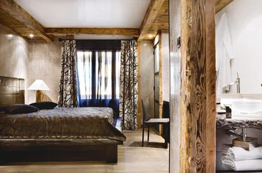 Wintersport kinderen, Hotel CGH Les Suites du Nevada, hotelkamer bed2