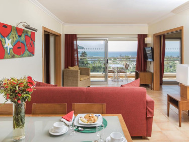 Aaprthotel Alfagar da Colina - woonkamer