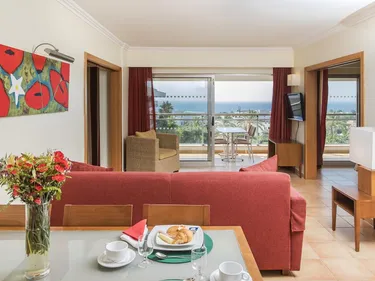 Aaprthotel Alfagar da Colina - woonkamer