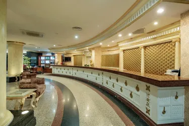 Sunrise Queen Resort & Spa