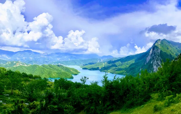 Adembenemende natuur in Albanië