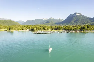 camping La Nublière heeft direct toegang tot het meer van Annecy