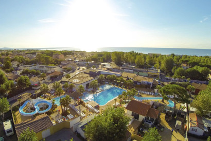 Camping met zwemparadijs aan zee