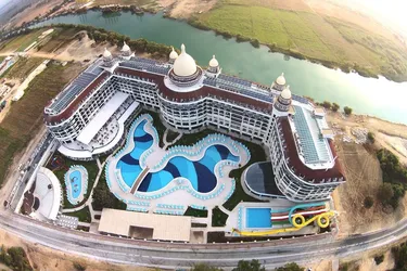 Diamond Premium Hotel