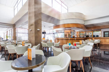 Hotel Louis Phaethon Beach