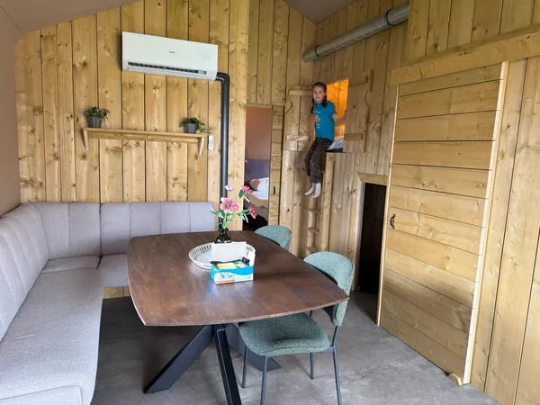 REVIEW: Nola en Moos checken Kampeerdorp de Zandstuve