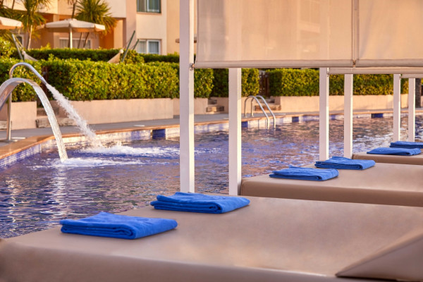 Zafiro Cala Mesquida