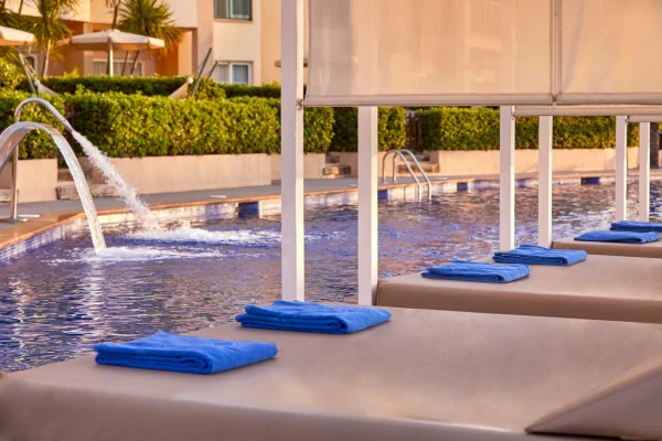 Zafiro Cala Mesquida