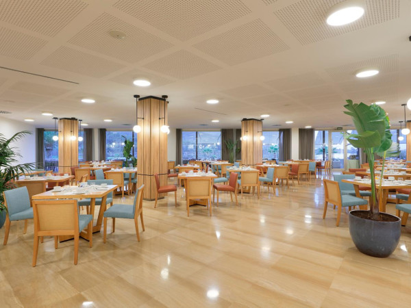 Grand Palladium Palace Ibiza Resort