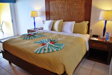 Divi Flamingo Beach Resort