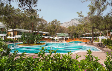 Nirvana Lagoon Villas Suites & SPA